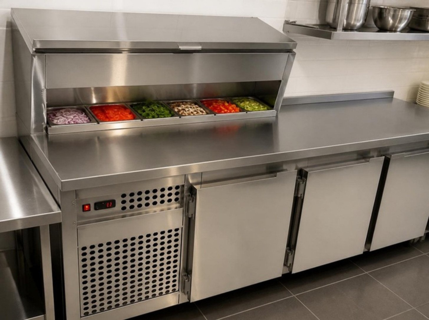 Lanchonetes e food service: ambiente com mobiliário em inox